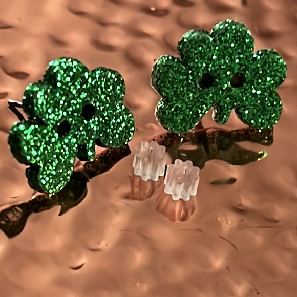 Shamrock Glitter Earrings. - Picture 2 of 2
